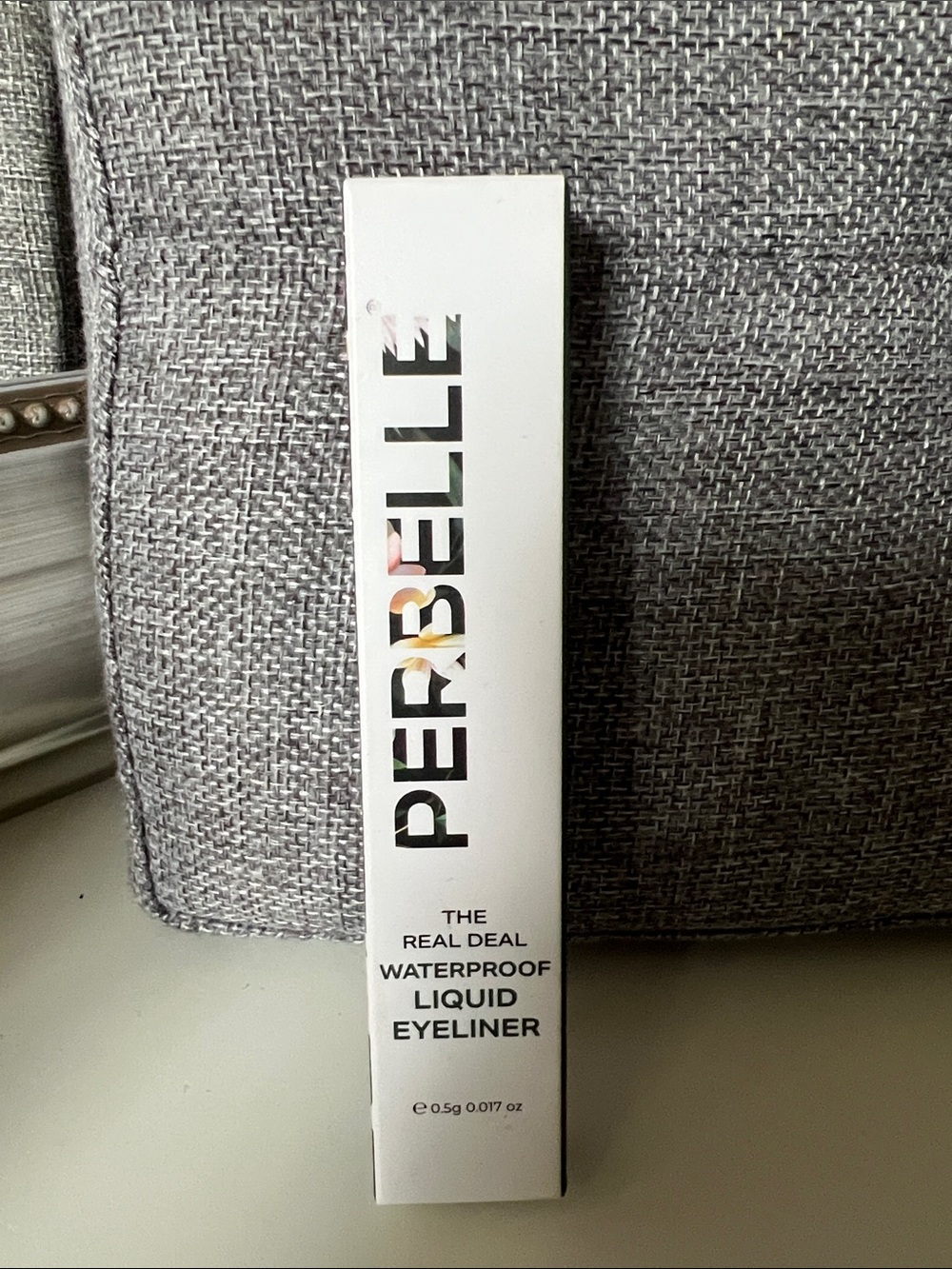 Waterproof Liquid Eyeliner — White Packaging (Black Ink) - Picture 1 of 4